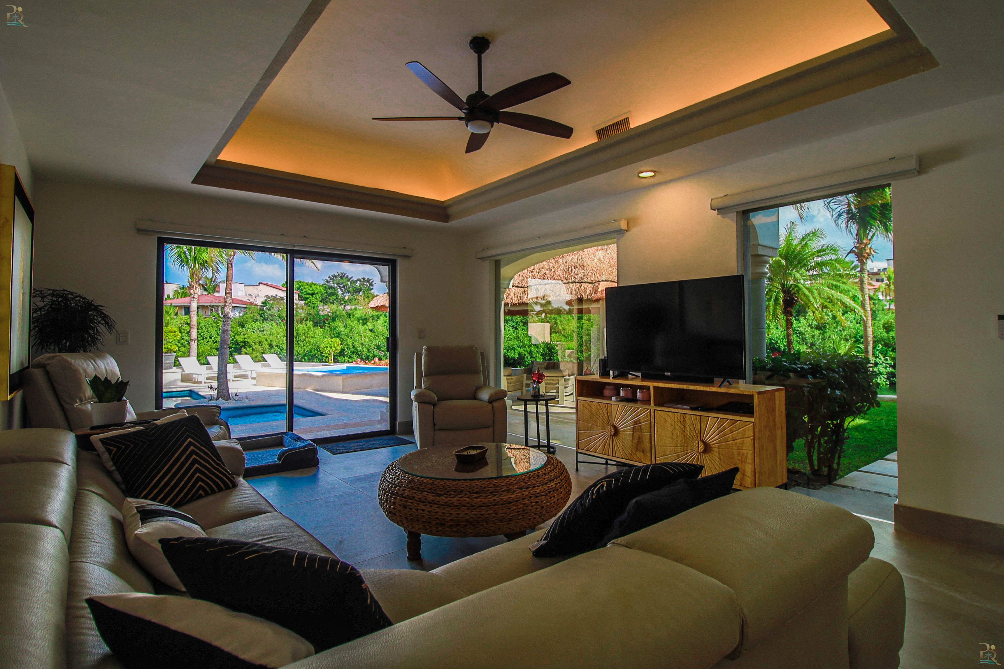 Property gallery Your Home Away From Home: 5 Suites, Caribbean Sun & 24/7 Security